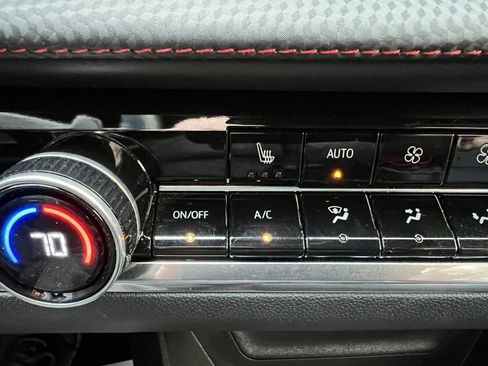 Used 2025 Chevrolet Equinox RS image 37