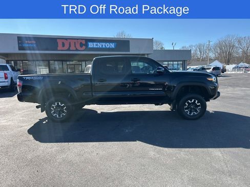 Used 2020 Toyota Tacoma TRD Off-Road w/ TRD Premium Off Road Package image 3