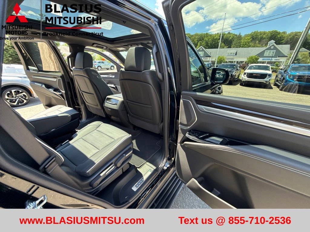 Used 2026 Cadillac Escalade Luxury AWD/4WD image 52