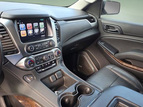 Used 2018 Chevrolet Suburban LT image 26