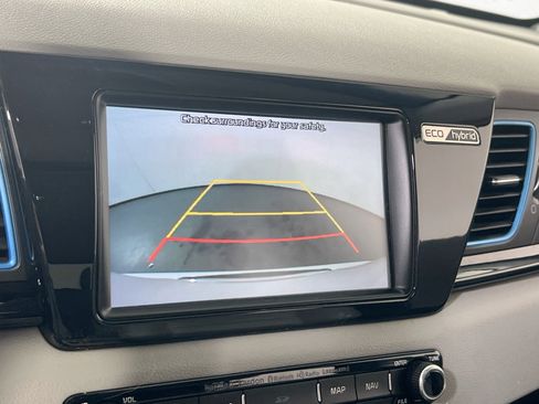 Used 2019 Kia Niro Touring image 13
