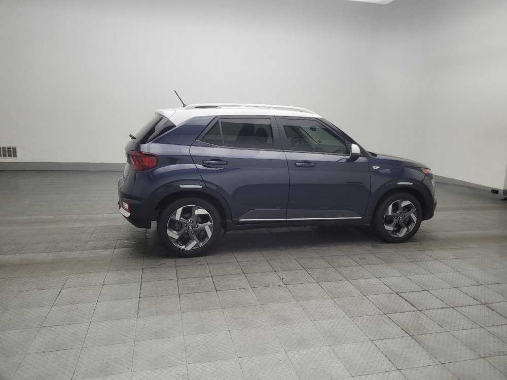 Used 2024 Hyundai Venue Limited FWD image 10