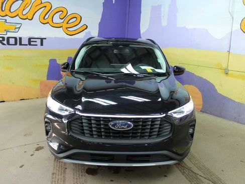 Used 2025 Ford Escape Platinum AWD/4WD image 6