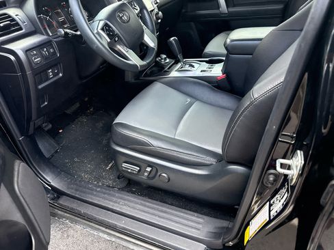 Used 2022 Toyota 4Runner SR5 Premium w/ Moonroof Package AWD/4WD image 9