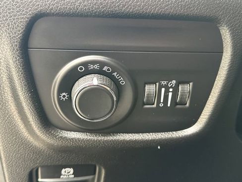 Used 2024 Jeep Grand Cherokee L Laredo AWD/4WD image 25