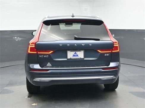 Used 2022 Volvo XC60 B5 Inscription w/ Climate Package image 7