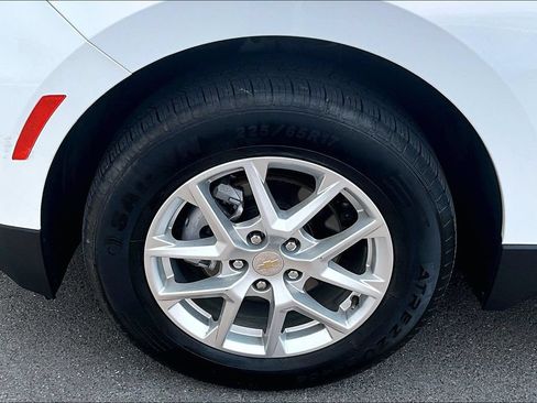 Used 2024 Chevrolet Equinox LT AWD/4WD image 9