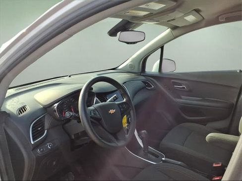 Used 2022 Chevrolet Trax LS w/ Tint and Cruise Package image 11