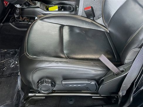 Used 2023 Jeep Gladiator Mojave w/ Cold Weather Group image 20