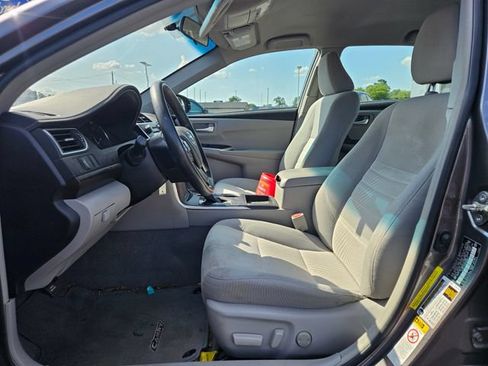 Used 2017 Toyota Camry LE FWD image 6