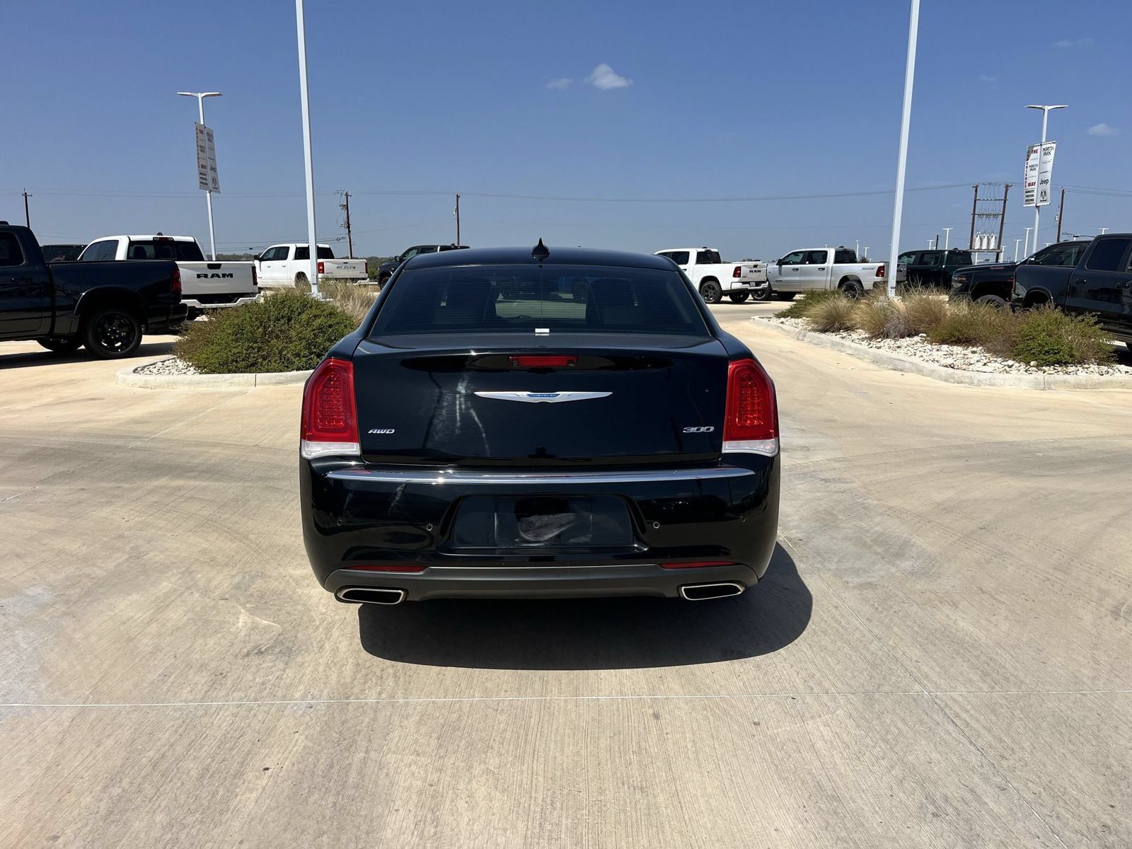 Used 2021 Chrysler 300 Touring L AWD/4WD image 4