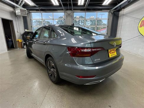 Used 2019 Volkswagen Jetta SEL Premium FWD image 3