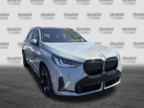 Used 2026 BMW X3 xDrive30 w/ Premium Package image 3