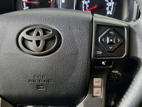 Used 2020 Toyota 4Runner SR5 Premium w/ Moonroof Package RWD image 20