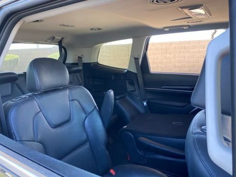 Used 2025 Kia Telluride S AWD/4WD image 6