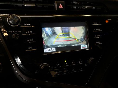 Used 2019 Toyota Camry LE w/ Convenience Package FWD image 14