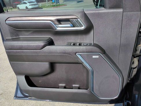 Used 2023 Chevrolet Silverado 1500 LTZ AWD/4WD image 22
