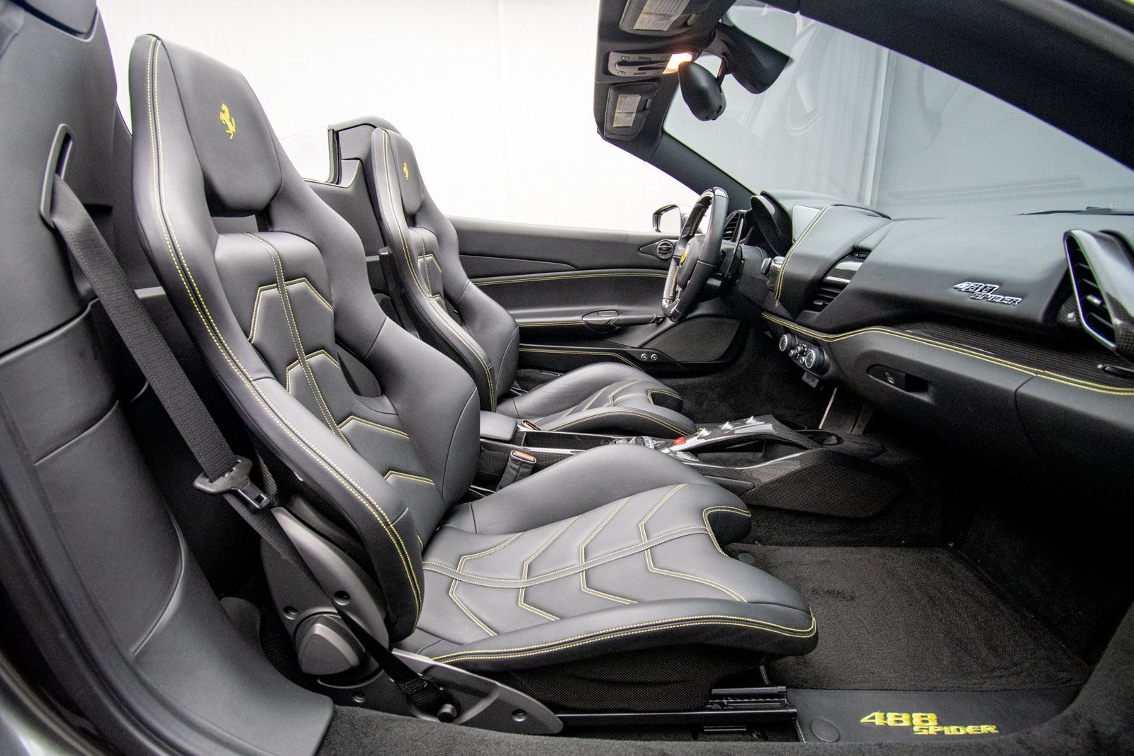 Used 2017 Ferrari 488 Spider RWD image 21
