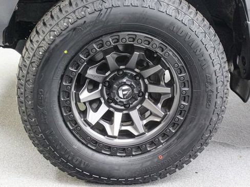Used 2022 Toyota 4Runner TRD Off-Road Premium AWD/4WD image 14