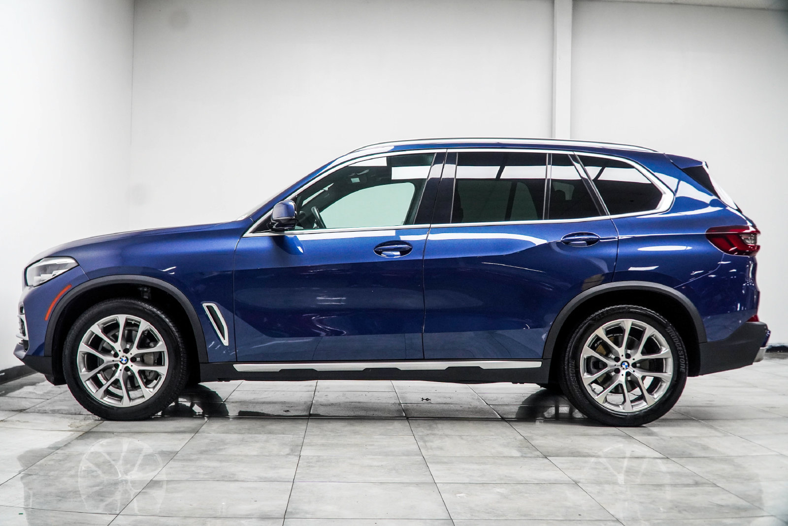 Used 2021 BMW X5 xDrive40i w/ Premium Package AWD/4WD image 11