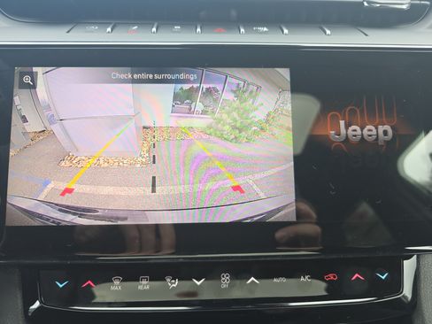 New 2026 Jeep Grand Cherokee Altitude AWD/4WD image 27