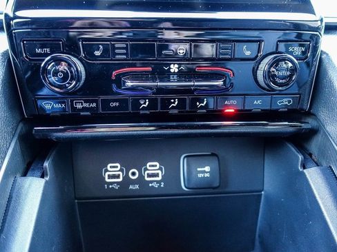 New 2025 Jeep Grand Cherokee Limited w/ Trailer Tow Package image 13