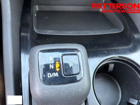 Used 2023 Nissan Rogue SV FWD image 12