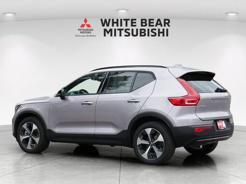 Used 2026 Volvo XC40 B5 Plus AWD/4WD image 4