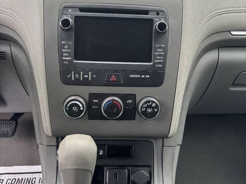 Used 2015 Chevrolet Traverse LS FWD image 22