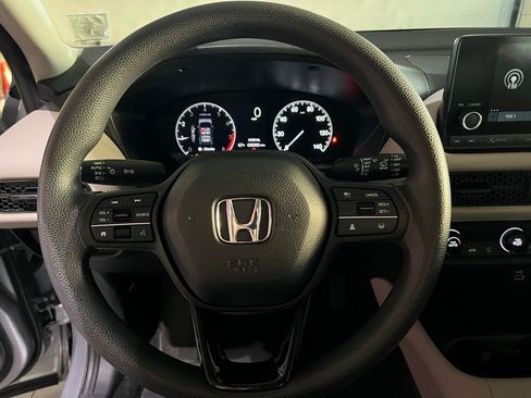 Used 2023 Honda HR-V LX image 17