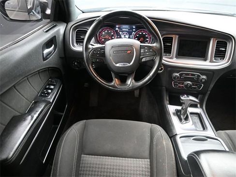 Used 2019 Dodge Charger SXT image 12