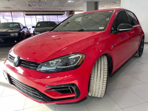 Used 2019 Volkswagen Golf R 4-Door image 3