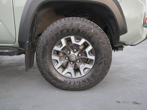 Certified 2023 Toyota Tacoma TRD Off-Road image 33