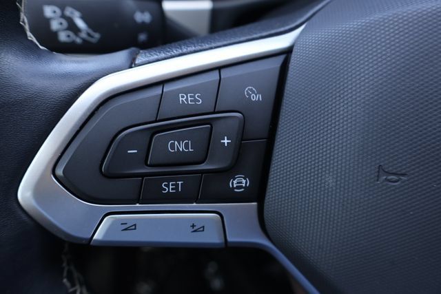 Used 2023 Volkswagen Atlas SE FWD image 23