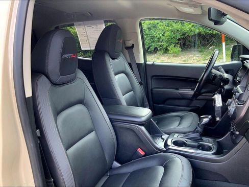 Used 2022 GMC Canyon AT4 w/ Trailering Package AWD/4WD image 7