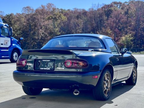 Used 1997 MAZDA MX-5 Miata image 25