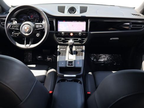 Certified 2026 Porsche Macan AWD/4WD image 21