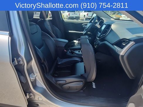 Used 2015 Jeep Cherokee Limited AWD/4WD image 33