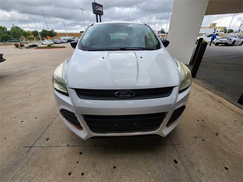 Used 2015 Ford Escape S FWD image 2