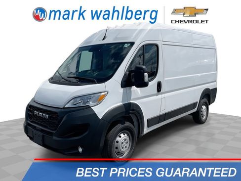Used 2023 RAM ProMaster 2500 w/ Convenience Group FWD image 1