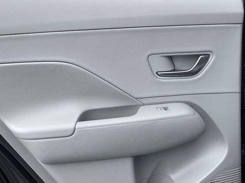 New 2026 Hyundai Kona SEL Premium FWD image 9