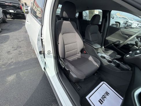 Used 2021 Chevrolet Malibu LT image 30