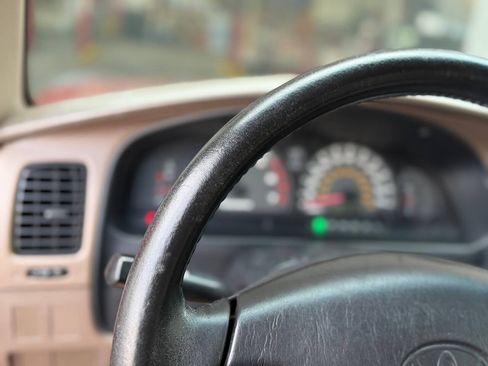 Used 2002 Toyota 4Runner SR5 w/ Leather Trim Pkg AWD/4WD image 97