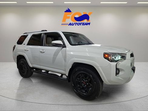 Certified 2022 Toyota 4Runner SR5 Premium w/ Moonroof Package image 5