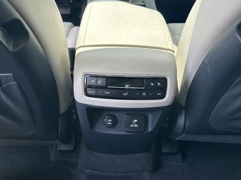 Used 2024 Hyundai Palisade Limited AWD/4WD image 14
