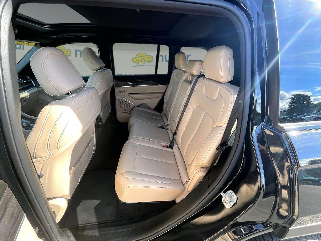 Used 2023 Jeep Grand Cherokee 4WD 4xe image 15