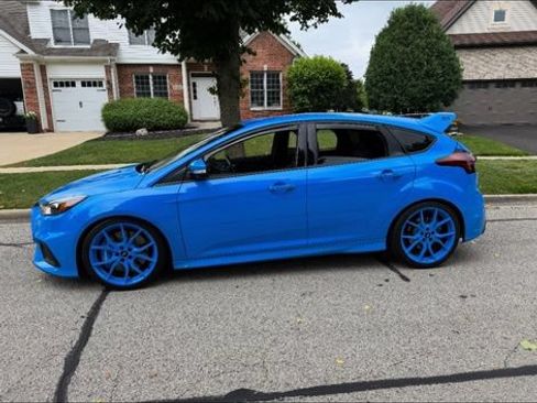 Used 2017 Ford Focus RS AWD/4WD image 2