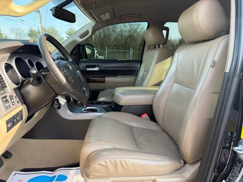 Used 2011 Toyota Tundra Limited image 11