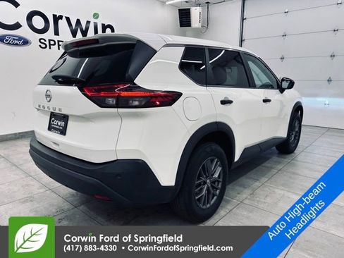 Used 2021 Nissan Rogue S image 4