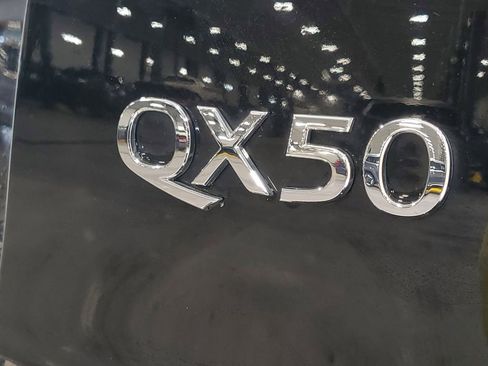 Used 2017 INFINITI QX50 2WD w/ Premium Plus Package image 8